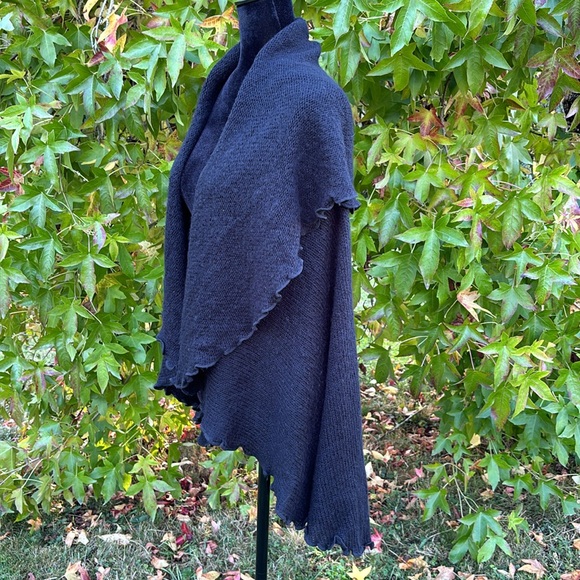 Island Tribe Sleeveless Wrap - Picture 4 of 14